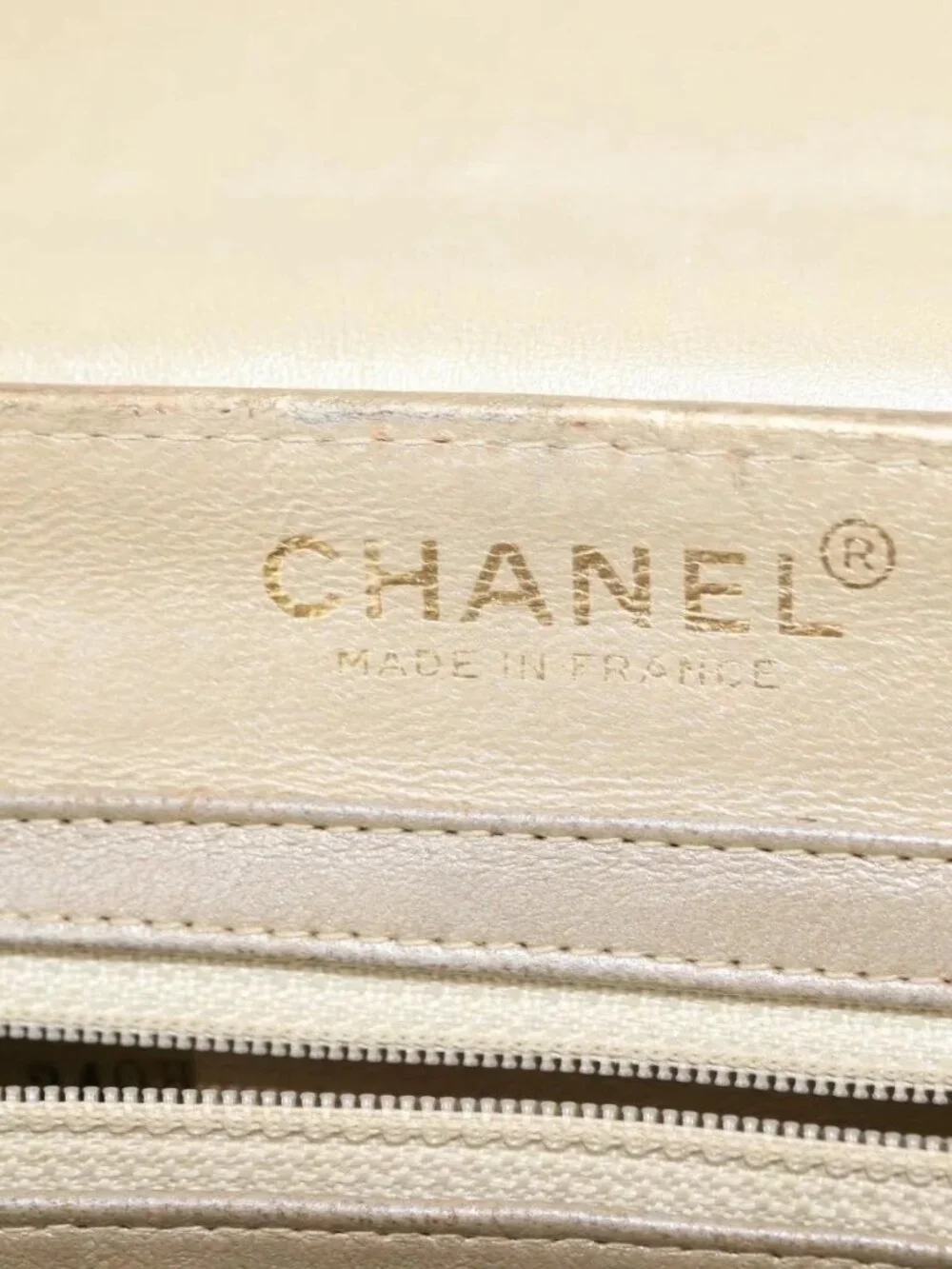 CHANEL Choco Bar Chain Shoulder Bag Leather Gold CC Auth 145942